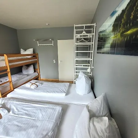 21090 Apartment *
